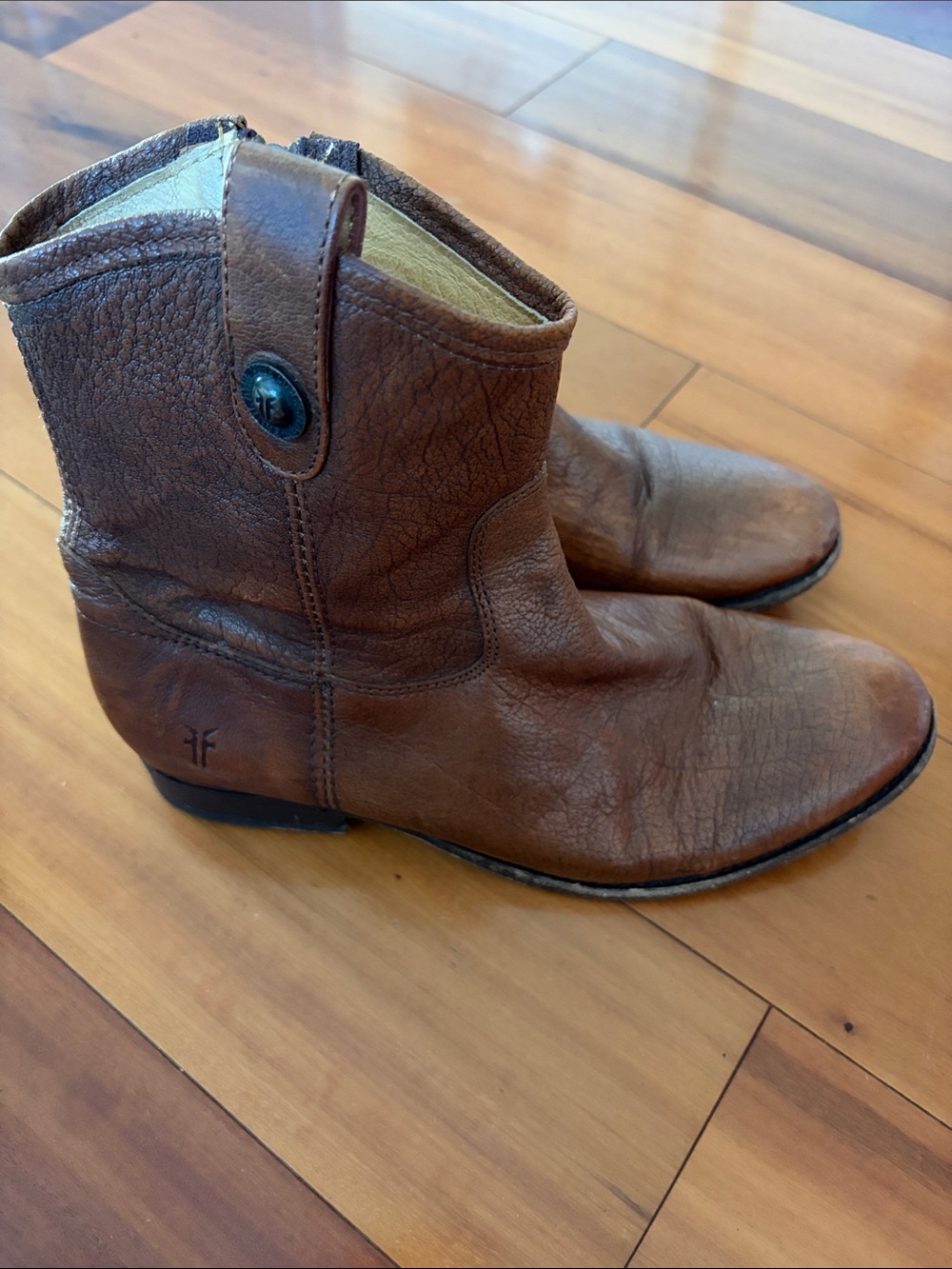 Frye Mellissa Short Button Brown Leather Ankle Boots size 8